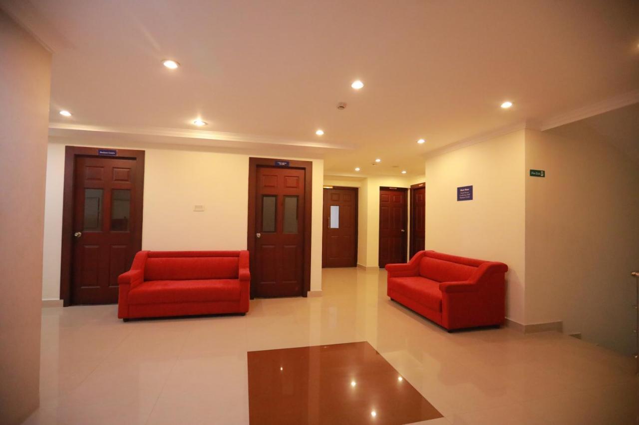 Hotel Peninsula Thrissur Exterior foto