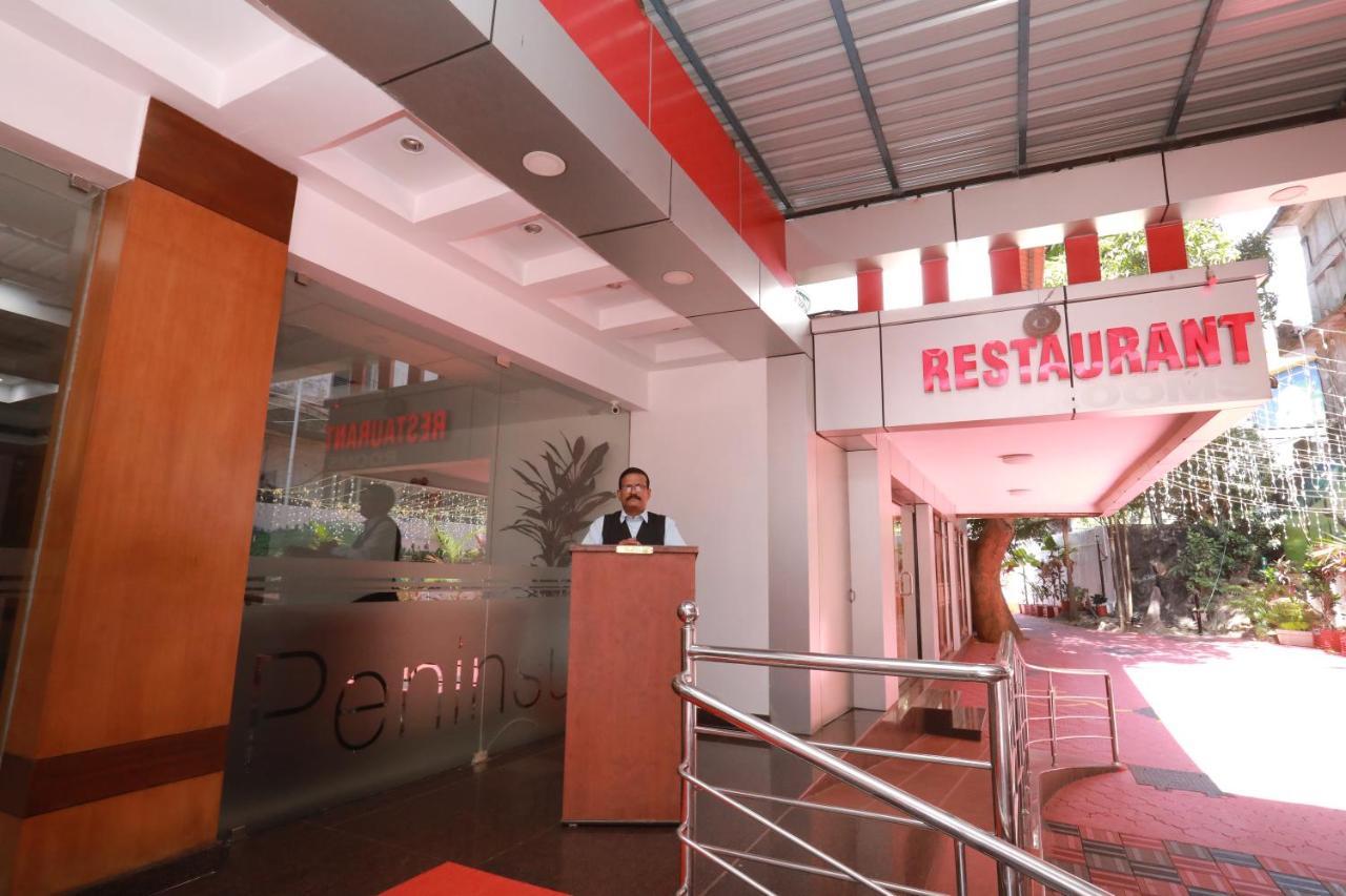 Hotel Peninsula Thrissur Exterior foto